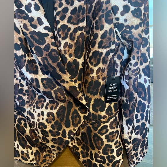 Express women’s leopard blazer - Picture 3 of 5